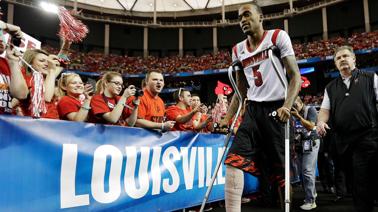 cheats/2013/04/07/injured-ware-inspired-teammates/130407-louisville-kevin-ware-cheat_mkc5es
