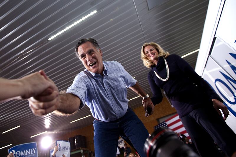 articles/2011/12/31/new-poll-shows-mitt-romney-on-the-cusp-of-iowa-victory/romney-strategy-murphy_kiyg7v