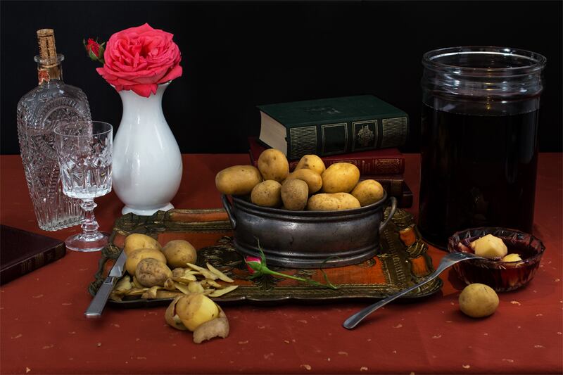 galleries/2014/06/06/kate-moss-beyonce-and-more-of-dan-bannino-s-celebrity-fad-diet-still-lifes/celebrity-food-still-life-lord-byron_h5y1hf