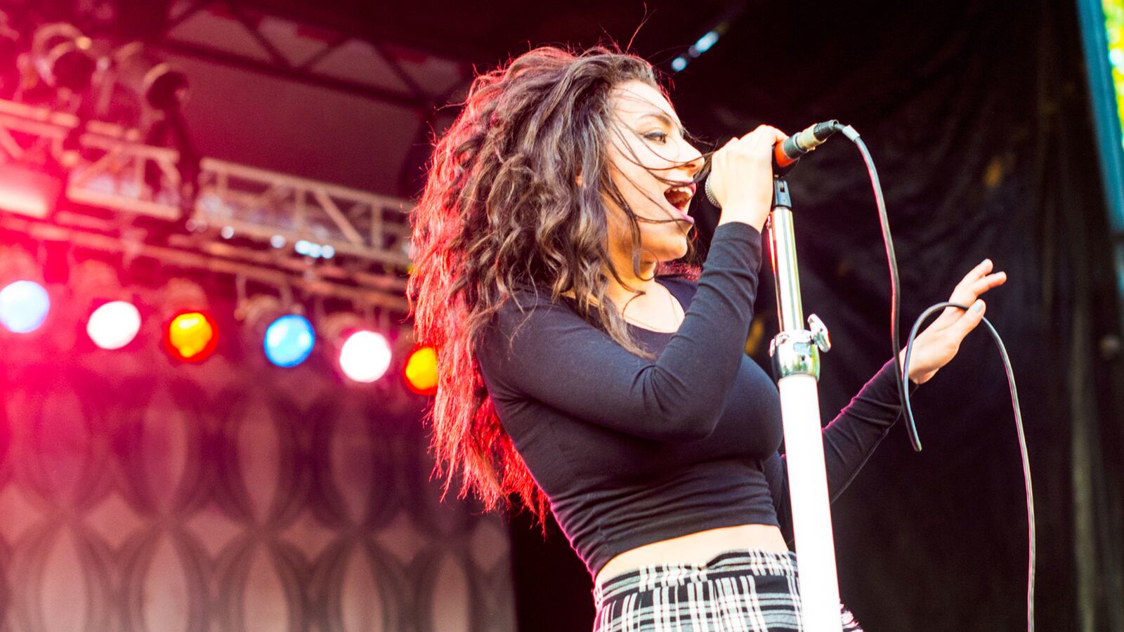 videos/2015/11/25/charli-xcx-the-f-word-and-me/151125-charlixcx-joiner_jdljcq