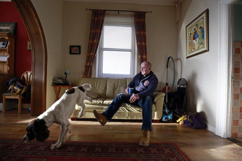 galleries/2015/04/05/pray-father-pepper-doesn-t-punch-you-out/150318-boxing-priest-04_htnljo