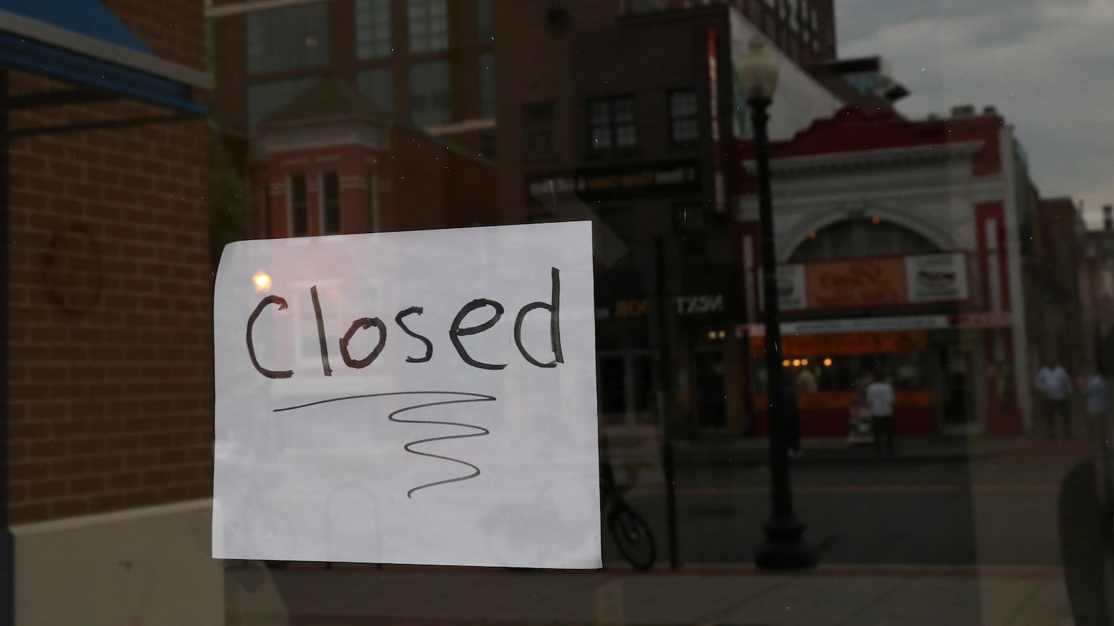 2020-04-30T000000Z_248332205_RC2SEG9V4NSW_RTRMADP_3_HEALTH-CORONAVIRUS-USA_euum6t