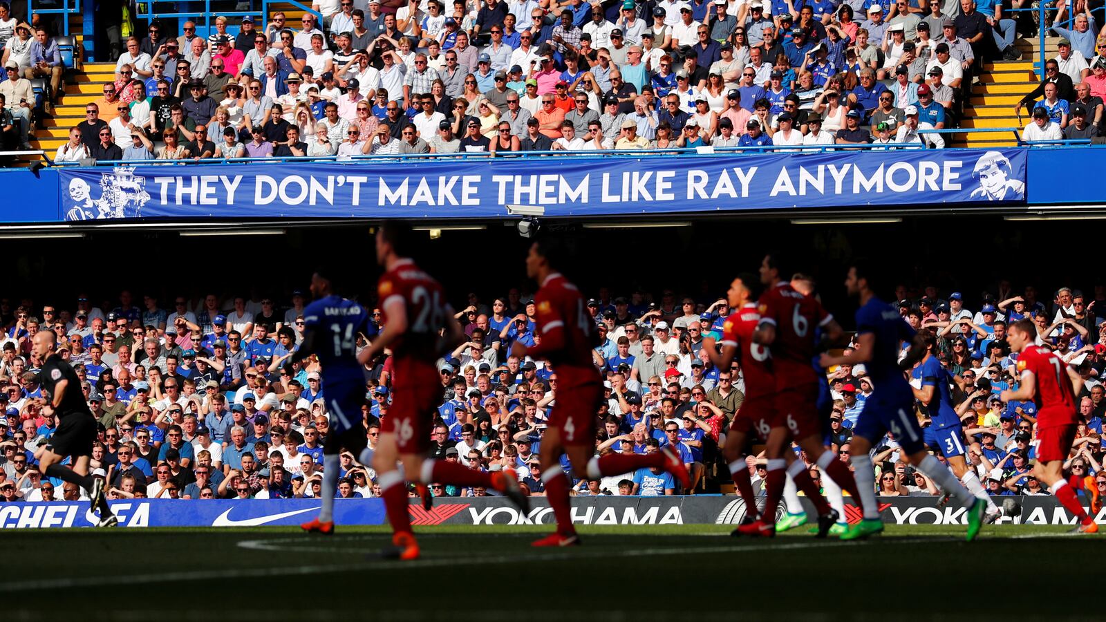 2018-05-06T154821Z_39992904_RC1D23C652E0_RTRMADP_3_SOCCER-ENGLAND-CHE-LIV_cwr9bp