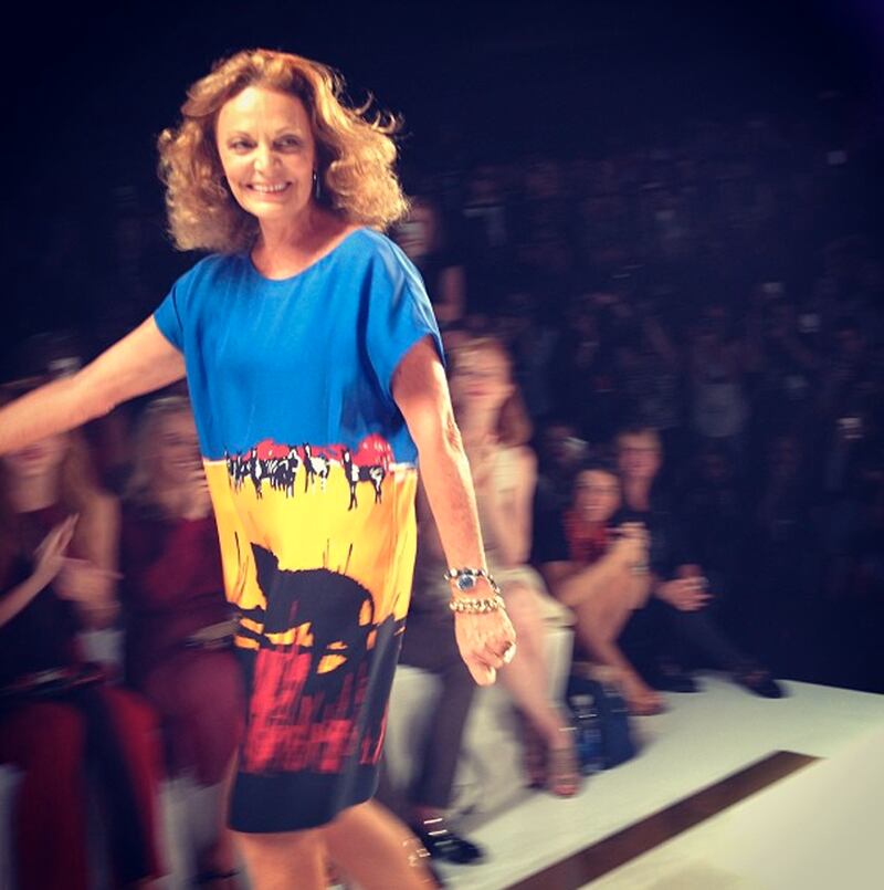 galleries/2013/09/15/13-best-fashion-instagrams-of-the-week/130912-zoe_cnggdh