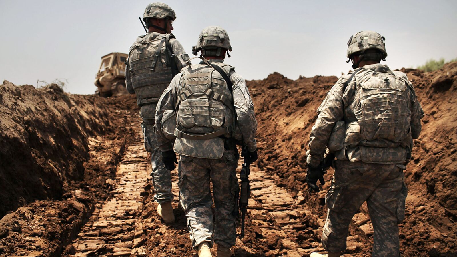 cheats/2011/08/06/iraqi-civilians-killed-in-raid/iraq-us-soldiers-cheat_yxukcn