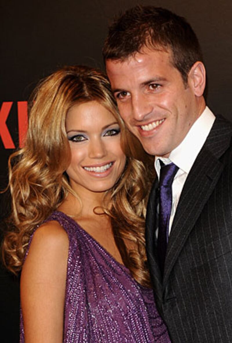 galleries/2010/06/11/soccer-wags/soccer-wags---van-der-vaart_cvybib