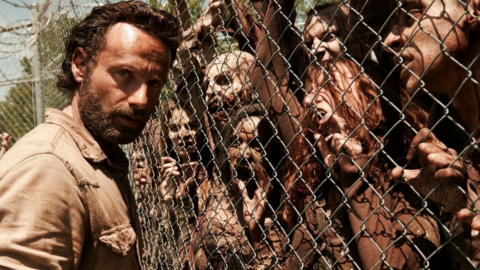 articles/2013/10/20/the-walking-dead-infected-recap-there-will-be-exploding-faces/leon-walkingdead-embed3_qtnqhm