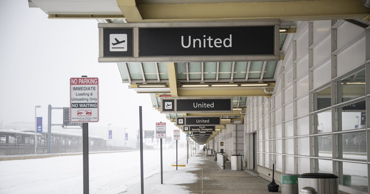Thousands of Flights Canceled Due to Historic Blizzard