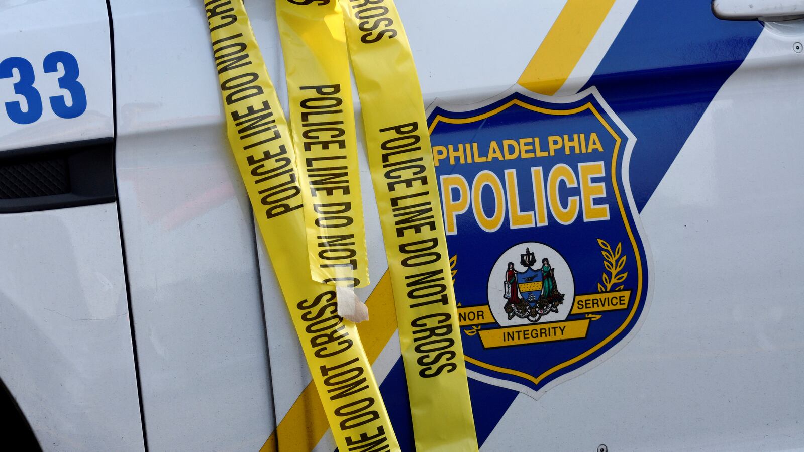 2019-08-14T000000Z_940625150_RC1235688E60_RTRMADP_3_PHILADELPHIA-SHOOTING_2_eklqxm
