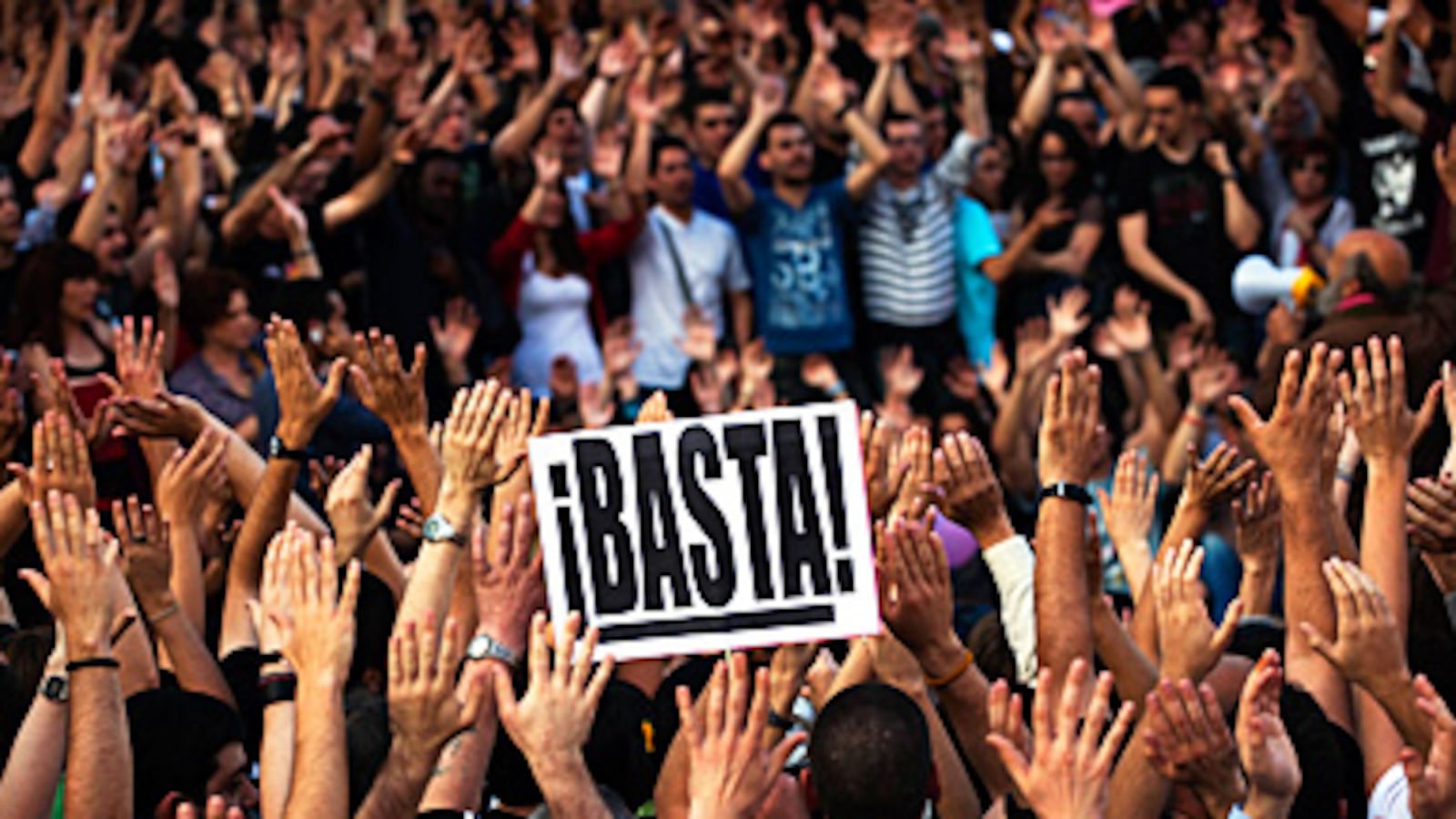 cheats/2011/05/21/spain-defies-protest-ban/spain-protests_182212_b4oynq