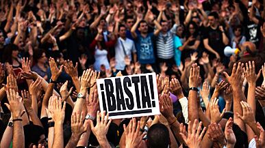 cheats/2011/05/21/spain-defies-protest-ban/spain-protests_182212_b4oynq