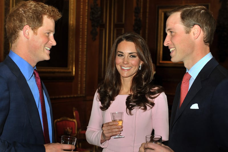 galleries/2012/05/18/extraordinary-spectacle-as-world-royalty-arrive-at-windsor-castle-lunch/royal-party3_vcqxzs