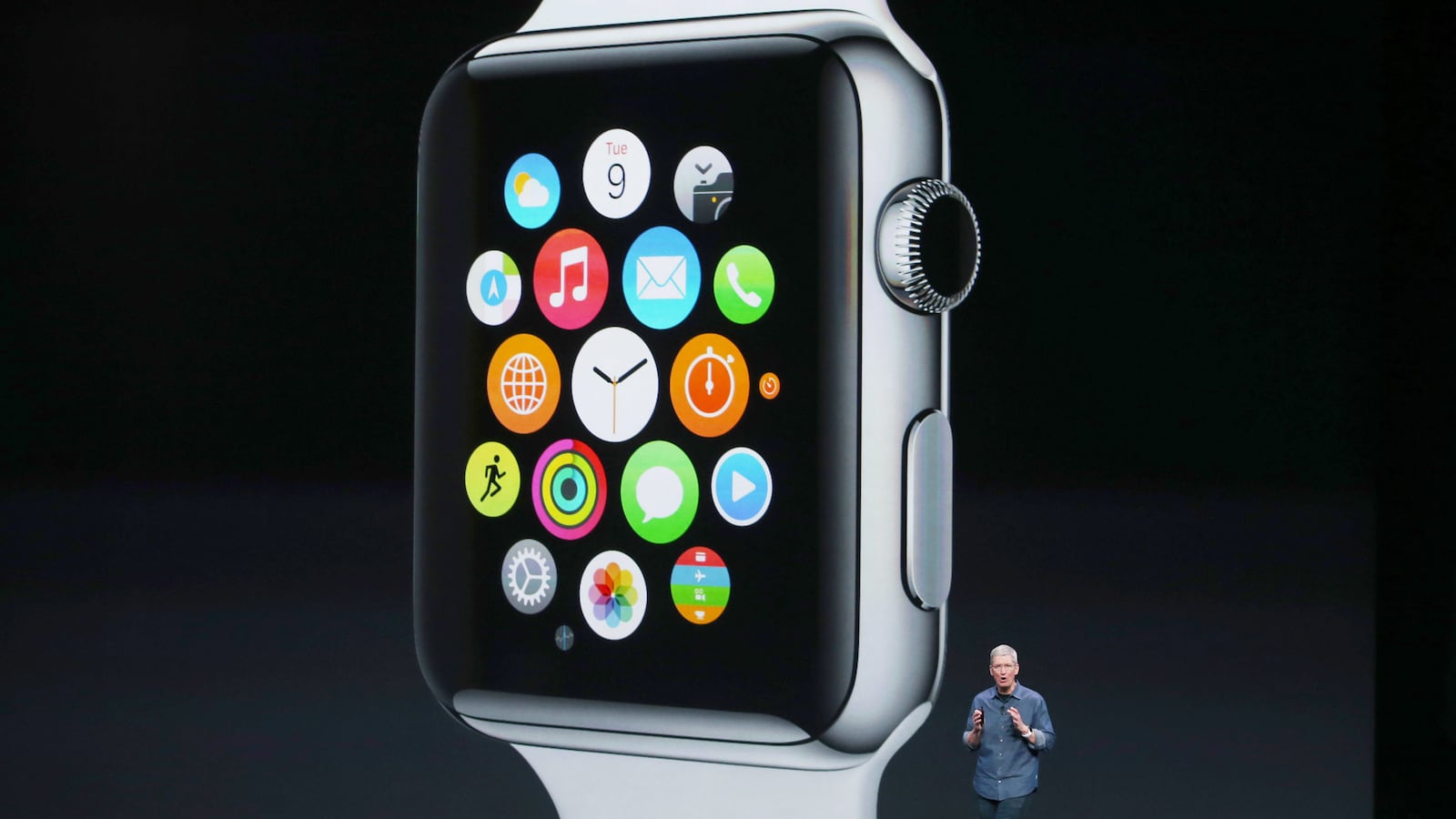 articles/2014/09/09/bigger-bolder-and-better-than-ever-steve-jobs-would-be-proud-of-today-s-apple/140909-chayka-iphone-tease_tcsl6v