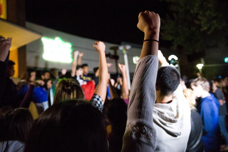 galleries/2016/11/09/2016-election-protests/161109-election-protest-gal-02_jnewdy