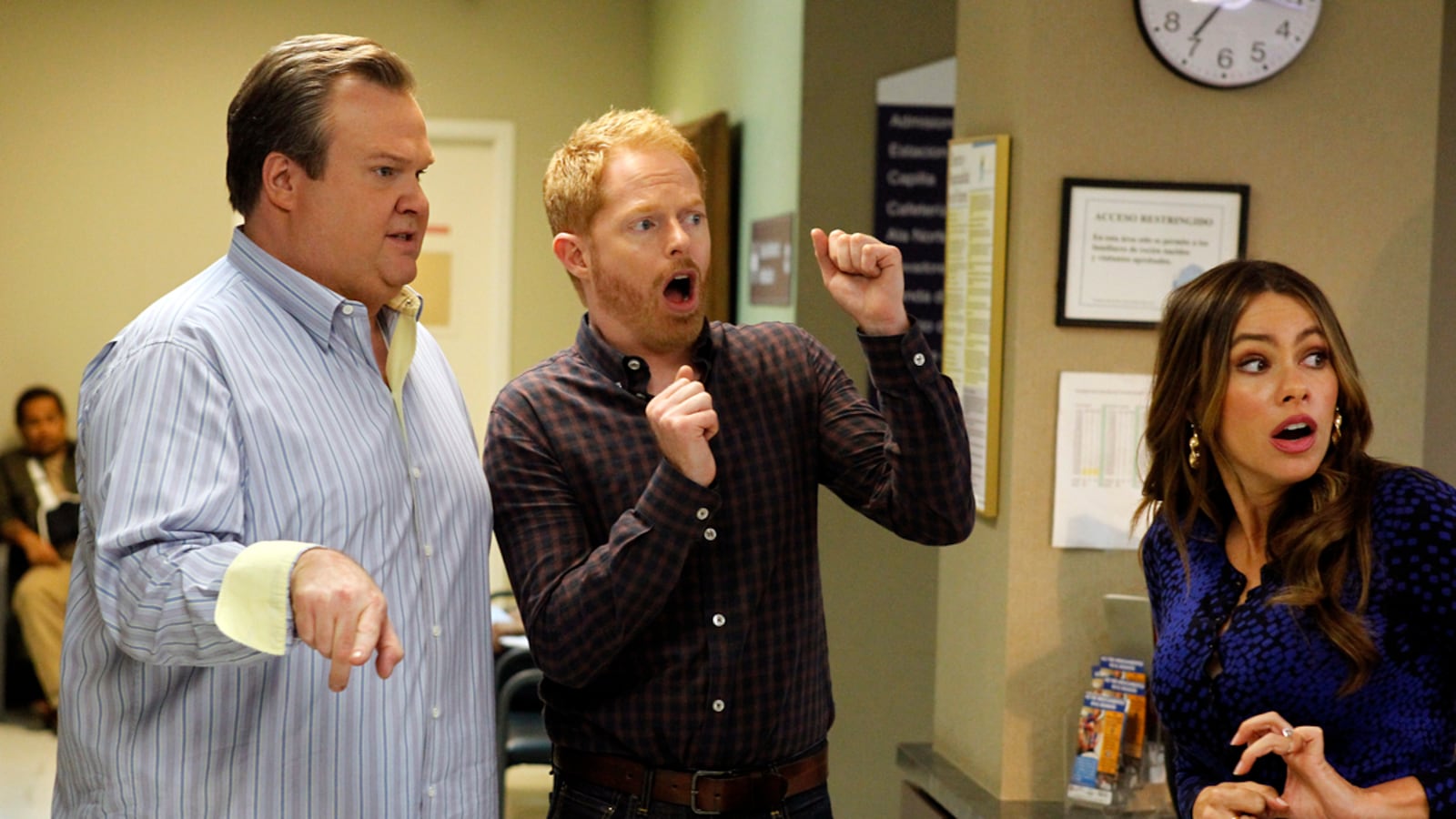 cheats/2012/09/23/modern-family-leads-emmys/ugly-tv-contract-disputes-modern-family_pcfrwo