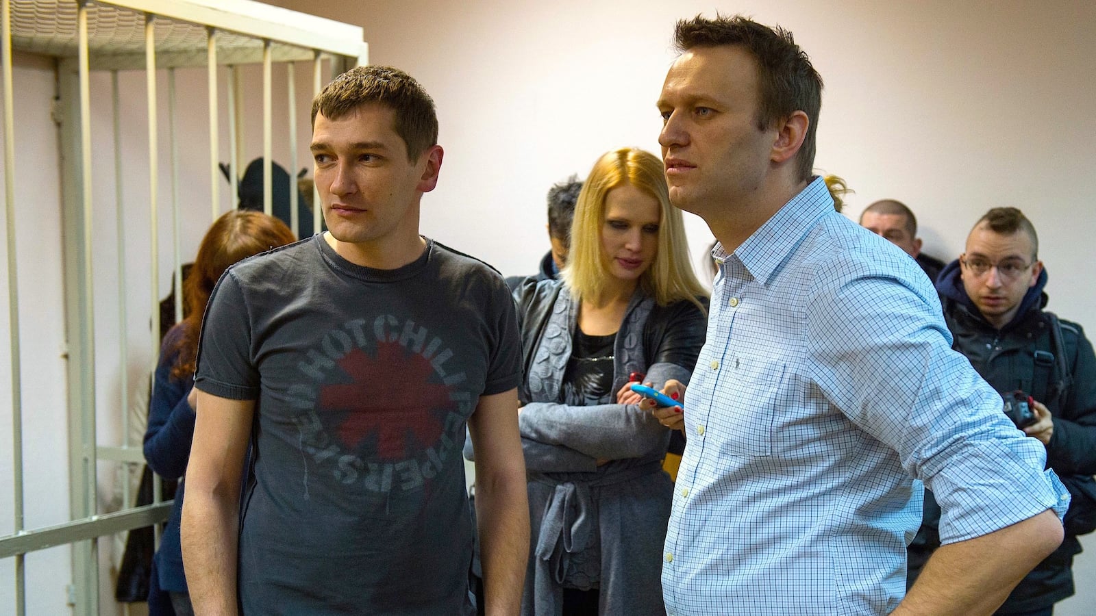 cheats/2014/12/30/putin-critic-gets-suspended-sentence/141230-navalny-russia-cheat_w50set