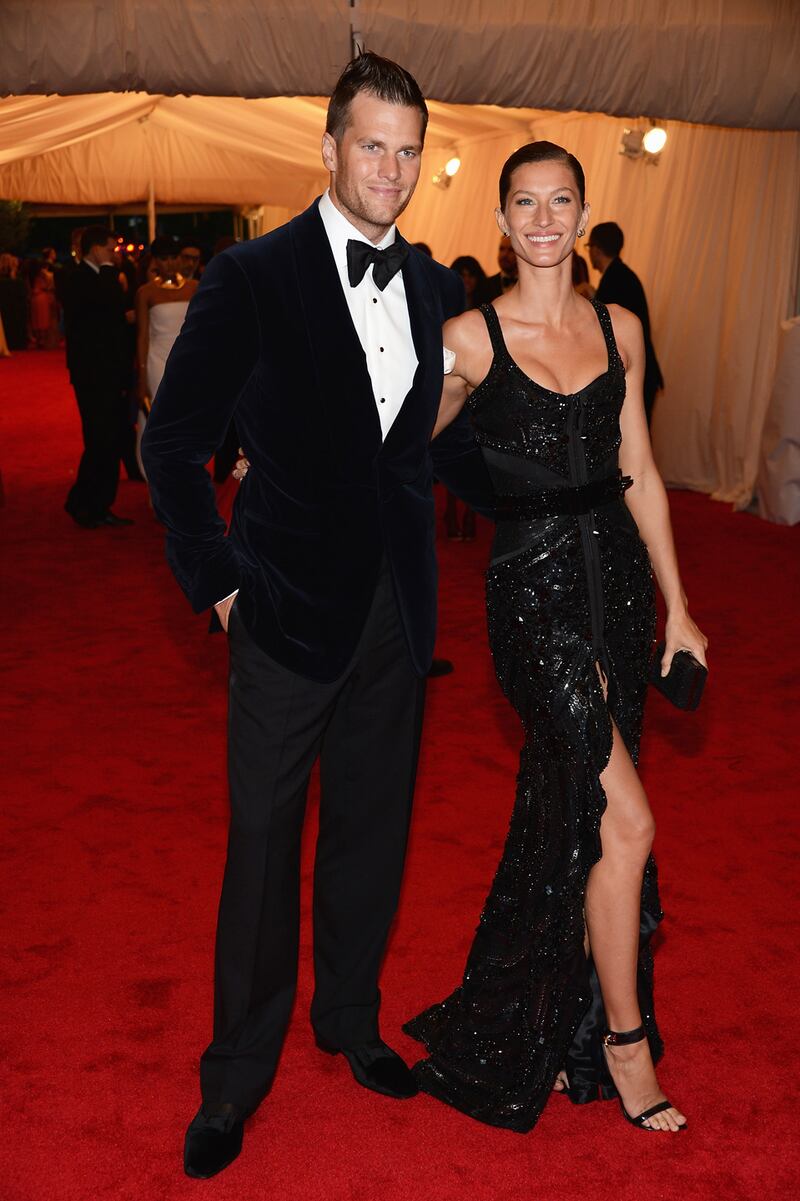 galleries/2012/12/28/the-best-and-worst-dressed-celebrities-of-2012-photos/best-worst-2012-brady_fwnxx1