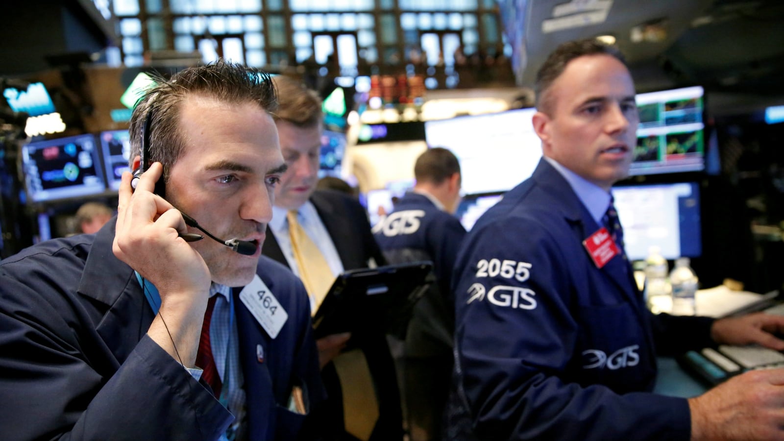 cheats/2016/06/24/dow-finishes-down-more-than-600-points/160624-stocks-close-cheat_tdf44m