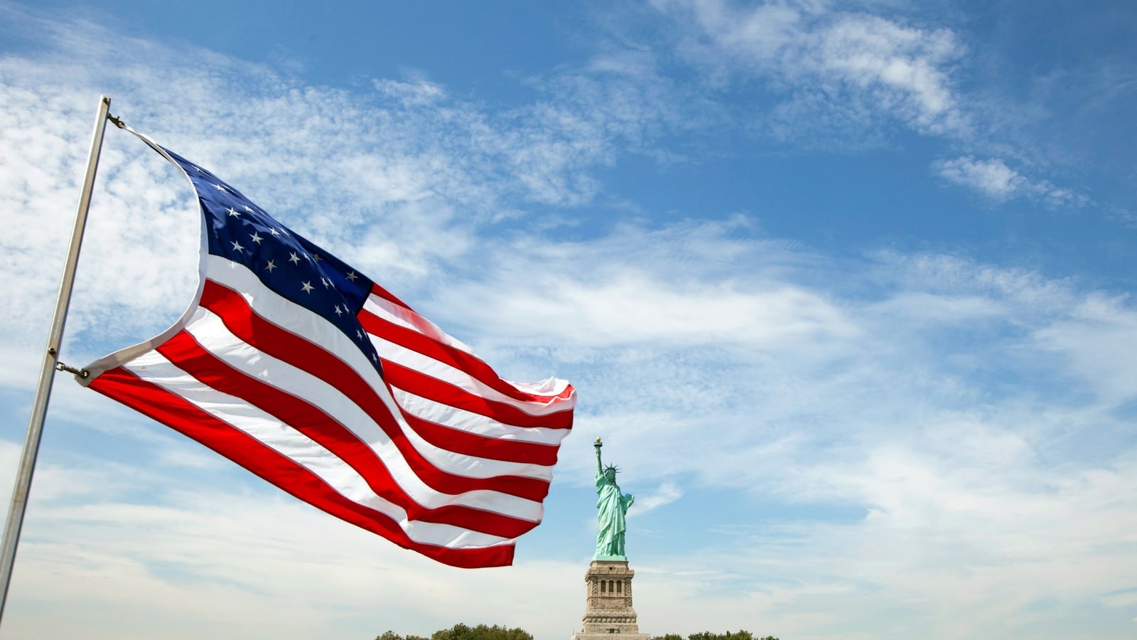 cheats/2017/02/10/americans-renouncing-citizenship-hits-all-time-high/170210-american-citizenship-cheat_hvhkqn