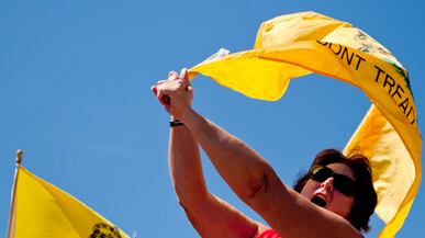 cheats/2011/07/15/tea-party-threatens-gop-over-debt/tea-party-cheat_qsdwsx