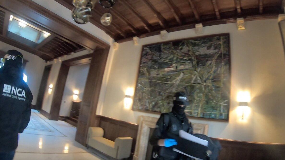 FjDfJKfXgAI1dzP_slgazl