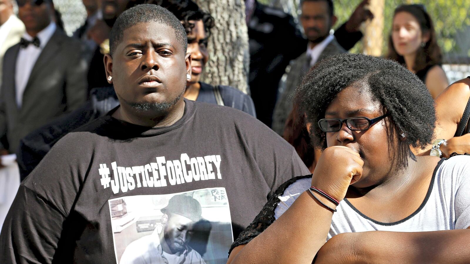 cheats/2016/06/01/ex-cop-finally-arrested-for-corey-jones-death/160601-corey-jones-cheat_ypcnde