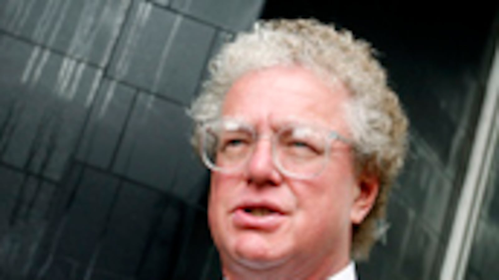 articles/2009/03/06/how-to-shake-down-the-banks/miller-william-lerach_16858_nw784y