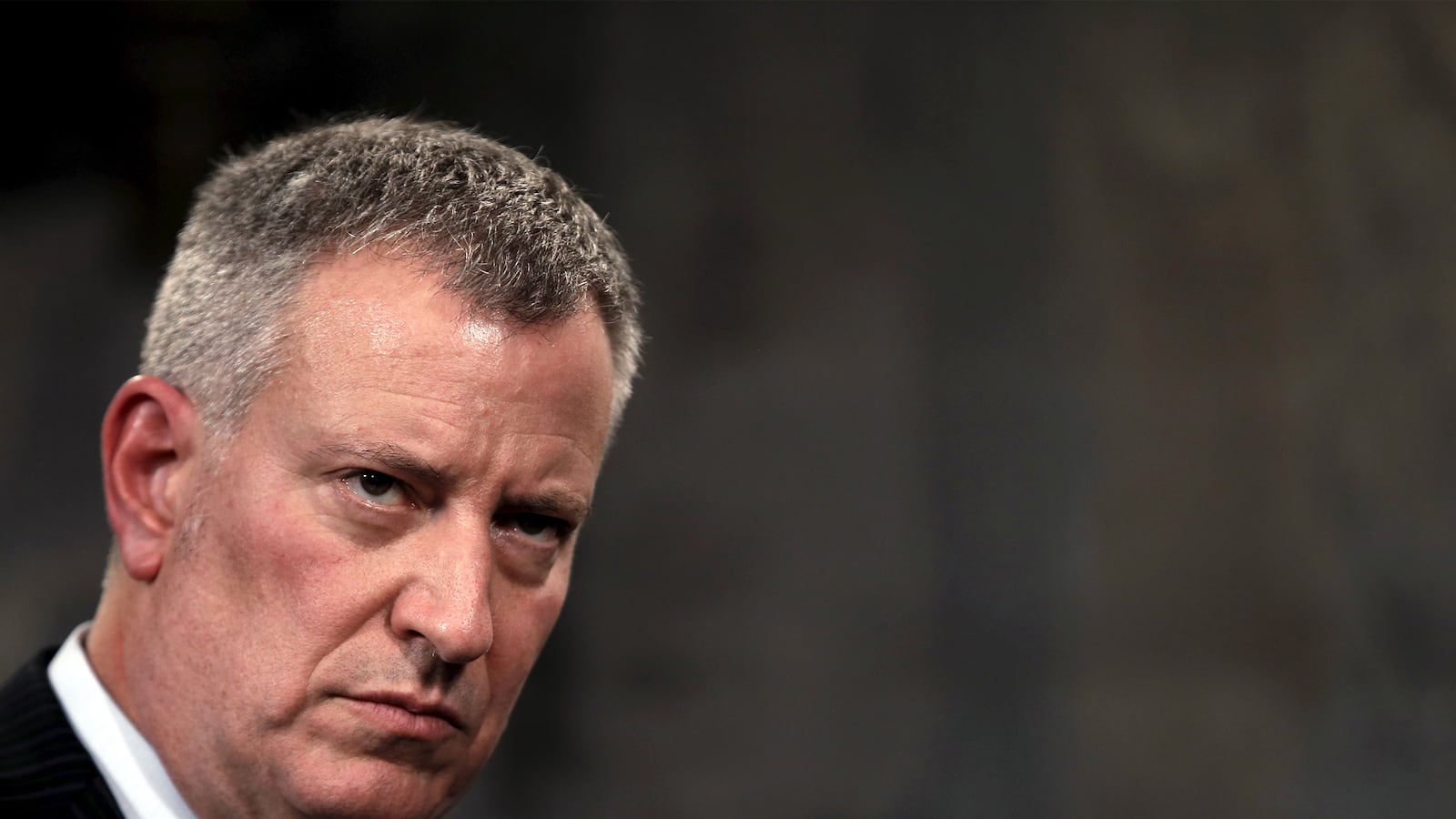 articles/2016/05/02/horse-stable-stink-lingers-around-bill-de-blasio/160501-robin-deblasio-corruption-tease_fqmsge