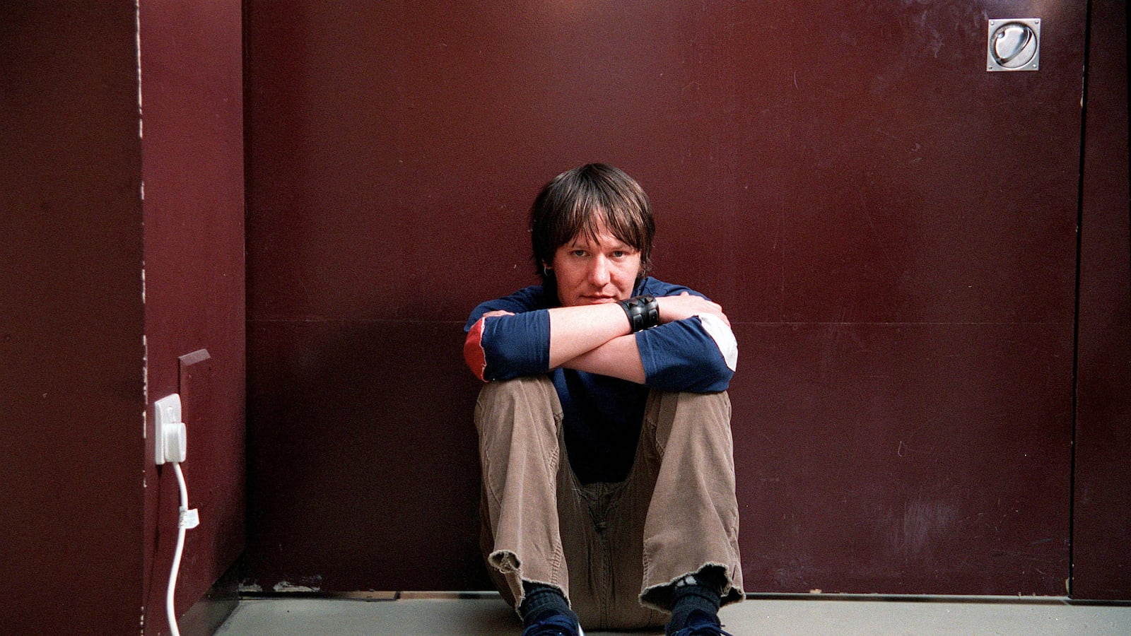 articles/2014/06/22/heaven-adores-you-is-more-celebratory-than-salacious-about-elliott-smith/140620-bussel-smith-tease_hrh6yi