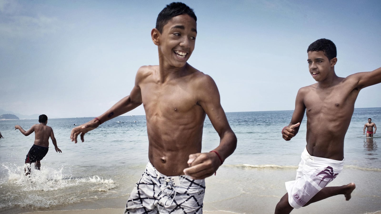 articles/2014/06/25/meet-the-chef-fighting-to-ensure-that-brazilians-will-never-be-as-fat-as-americans/140624-presser-brazil-tease_nrrejf