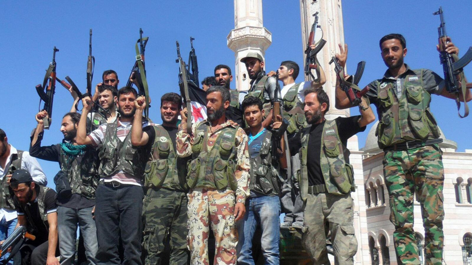 cheats/2012/07/22/fighting-rages-in-aleppo/syria-fighting-rages-in-aleppo-cheat_wn16ka