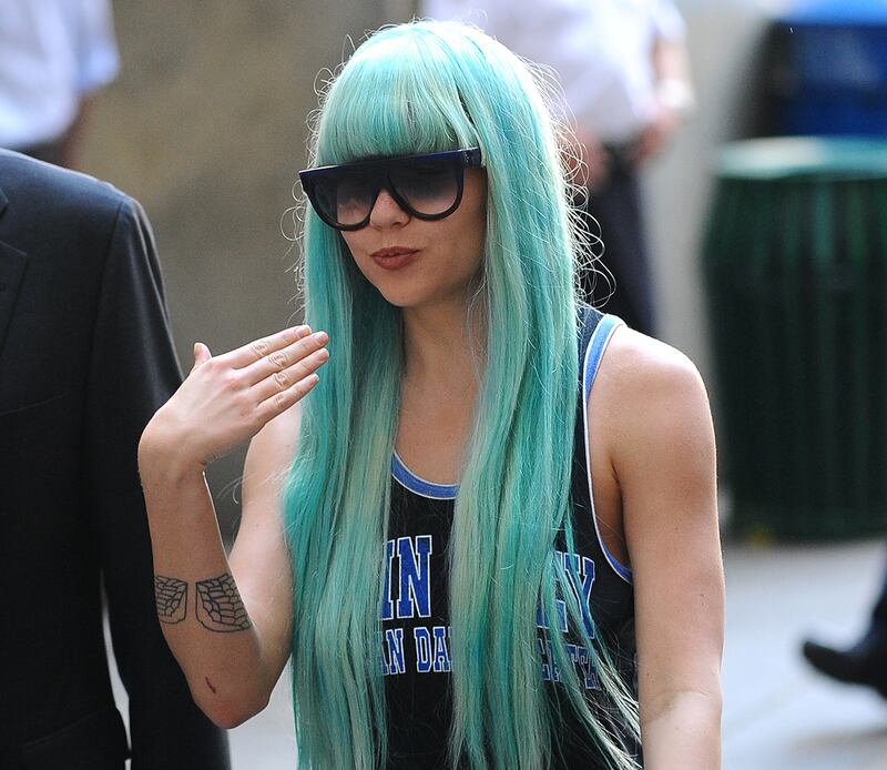 articles/2013/09/03/amanda-bynes-twitter-hacked-fans-petition-for-new-50-shades-of-grey-stars/130709-samuels-bynes-racism-box_cfglj9