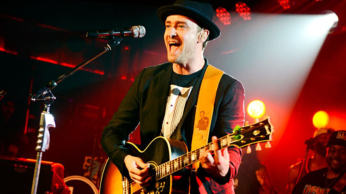 articles/2013/03/17/justin-timberlake-closes-out-sxsw-in-style-at-myspace-bash/130317-timberlake-sxsw-tease_ouhzkk