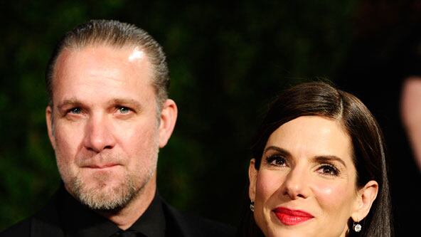 cheats/2010/03/30/report-bullock-to-divorce-james/sx-top---jesse-james-cheats-on-sandra-bullock_iho2yu