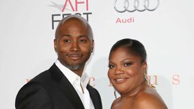 cheats/2010/03/03/moniques-open-marriage-hairy-legs/red-carpet---monique_xaotfb