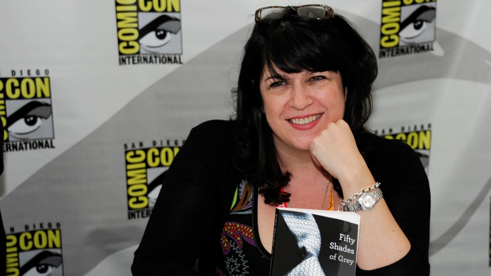 articles/2013/03/11/50-shades-of-grey-author-e-l-james-to-publish-writing-advice-guide/130311-Taylor-E-L-James-tease_qhra0g