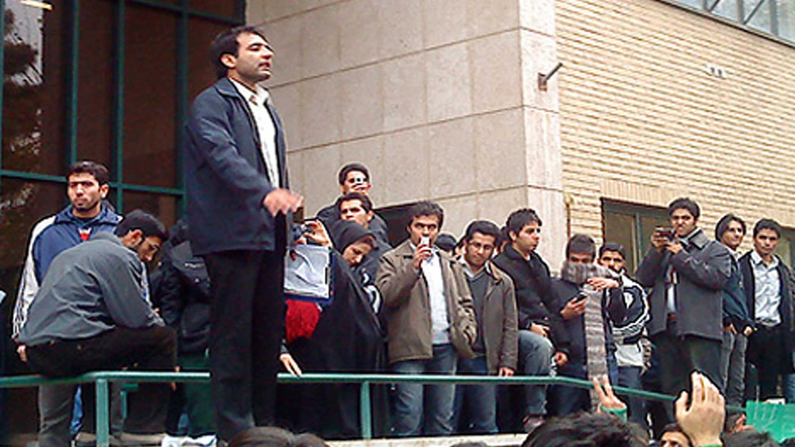 articles/2013/11/07/iran-rejails-political-priosner-majid-tavakoli/131107-majid-tavakoli-keyes-tease_udobor