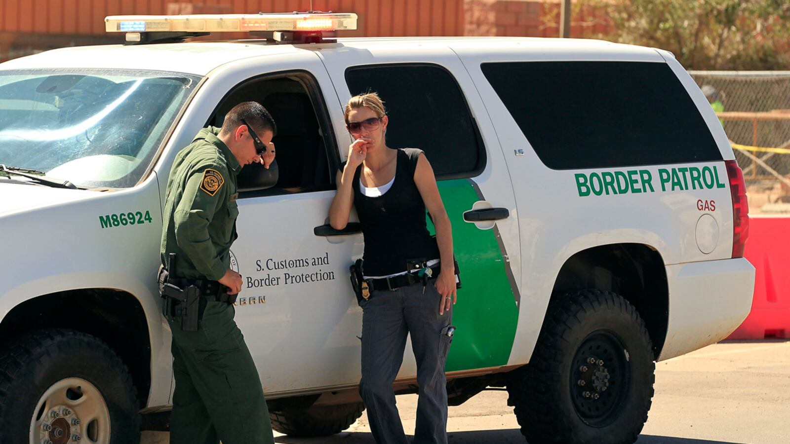 cheats/2012/10/02/manhunt-for-border-shooters/manhunt-border-patrol-killing-cheat_mq6etr