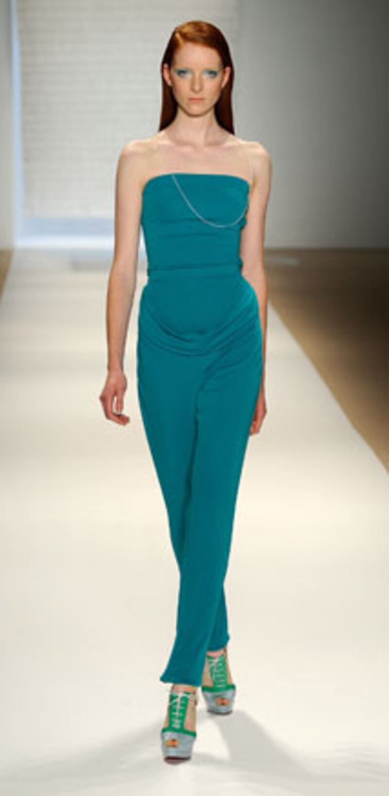 galleries/2009/09/10/ny-fashion-week-day-1/fashion-runway-highlights--3_qgqnkv