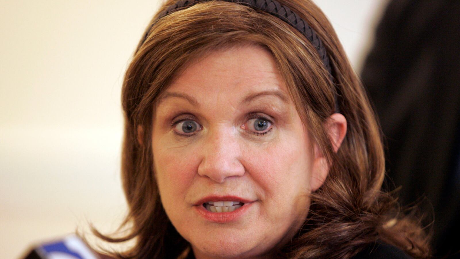 cheats/2012/05/09/edwards-s-wife-confronted-donors/elizabeth-edwards-confrontation-cs_qrksck