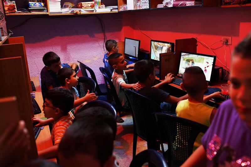 galleries/2013/08/22/syria-s-child-refugee-crisis-hits-one-million-children-displaced-photos/130822-child-refugees-computers_eewiyb