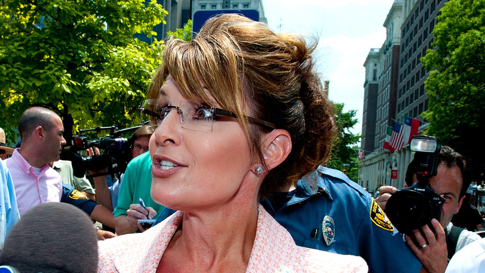 articles/2011/06/20/sarah-palin-s-emails-turned-into-poetry/sarah-palin-poetry-solomon_l0gvbk