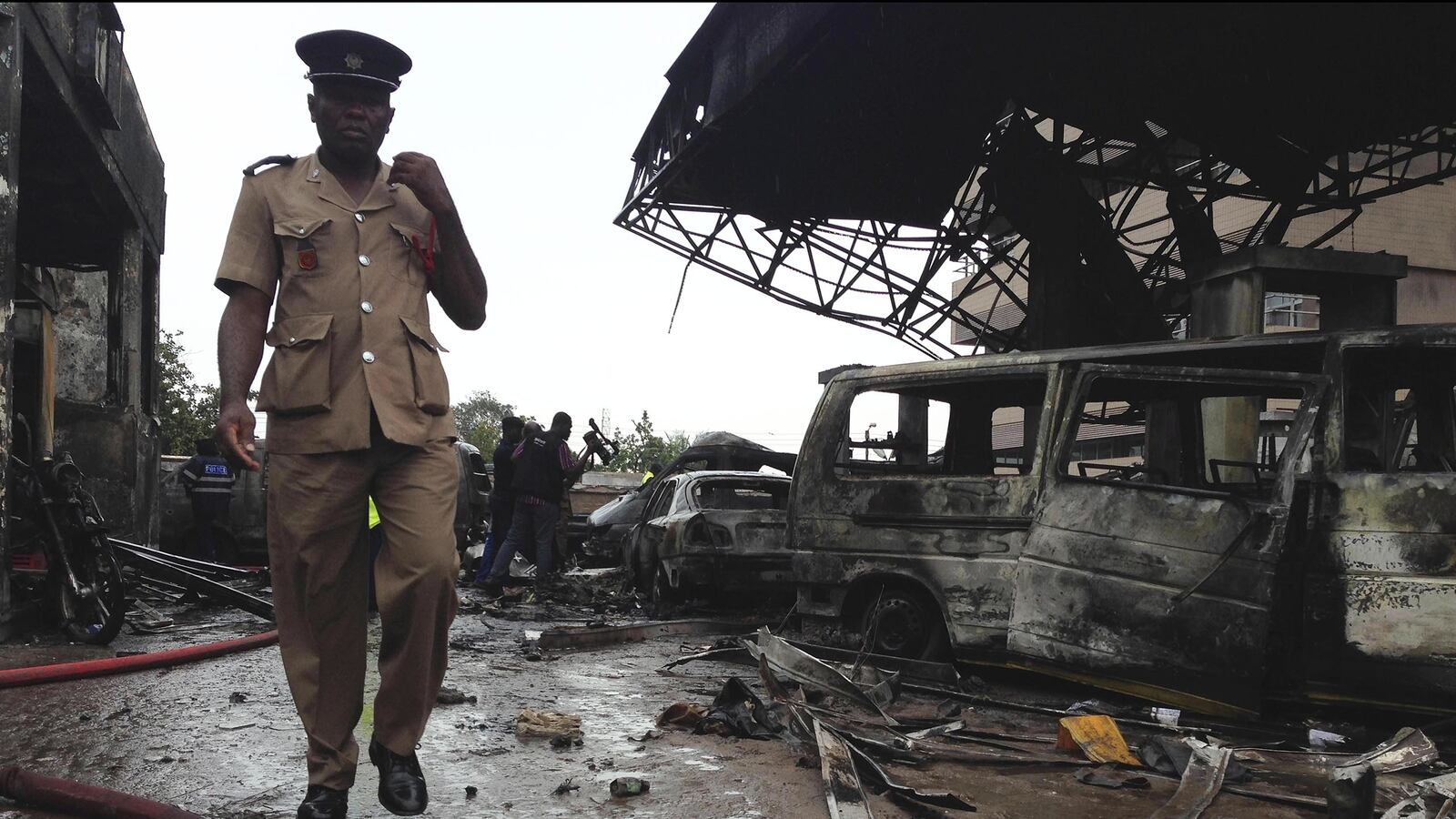 cheats/2015/06/05/deadly-blast-kills-around-175-in-ghana/150605-accra-fire-cheat_fnjtwh