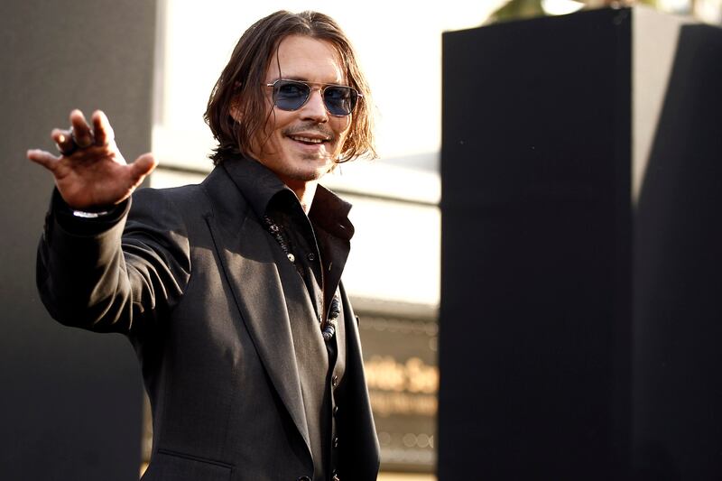 galleries/2011/06/18/celebrity-dads-on-fatherhood/gal-celeb-fathers-depp_uj0vg4