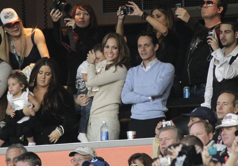 galleries/2011/02/05/celebrities-at-the-super-bowl/celeattend-super-bowl---jennifer-lopez_tagazp