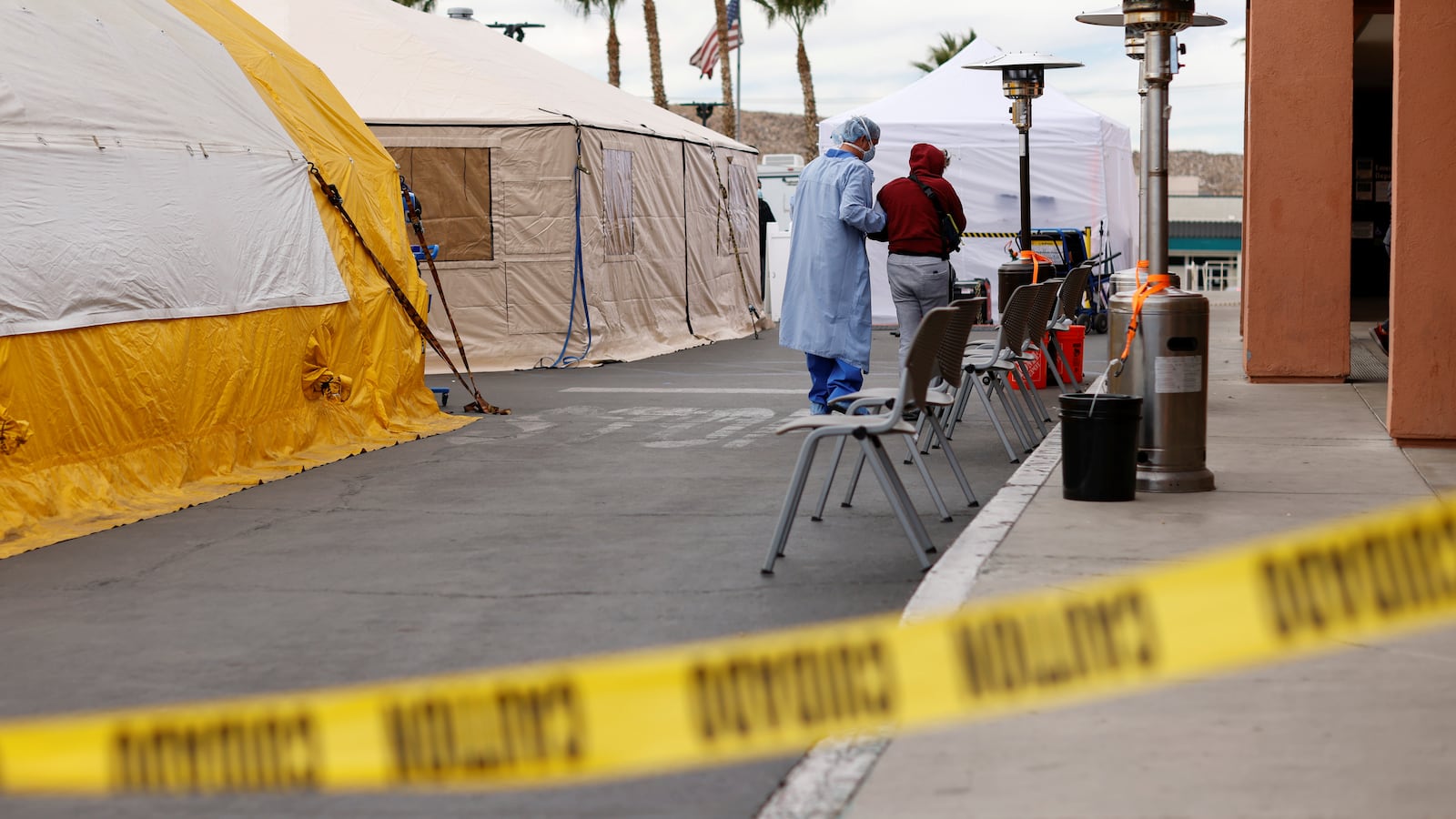 2020-12-08T214016Z_942224088_RC29JK92PA7S_RTRMADP_3_HEALTH-CORONAVIRUS-CALIFORNIA-HOSPITAL_q3vn7g