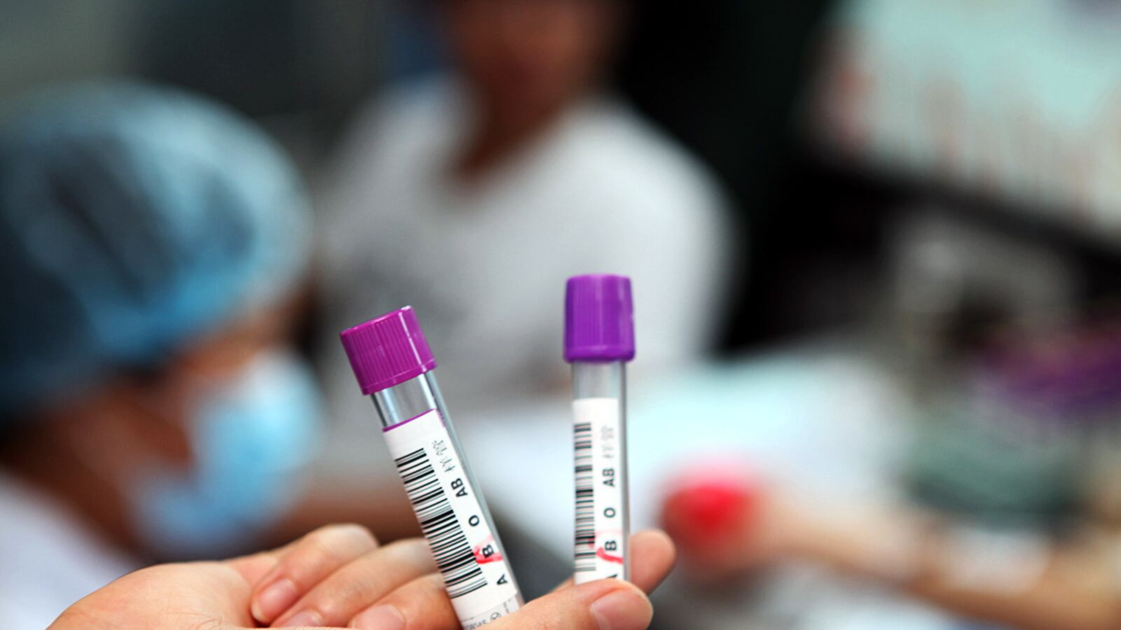 cheats/2012/07/06/china-allows-lesbian-blood-donors/blood-donor-china-cheat_qtodvs