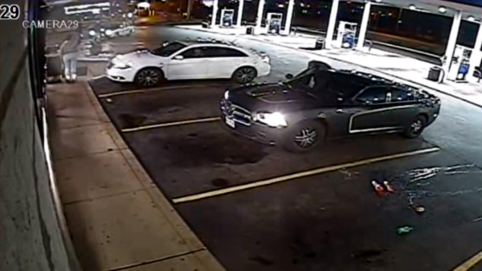 articles/2014/12/24/surveillance-video-backs-up-cop-in-antonio-martin-shooting/141224-glawe-missouri-shooting-tease_qfpc8i