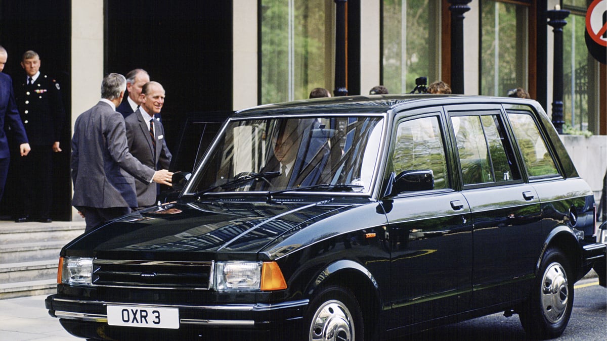 articles/2013/09/23/how-prince-william-and-kate-achieved-anonymity-on-anglesey-by-driving-a-battered-white-van/philips-cab-royalist_tccxam