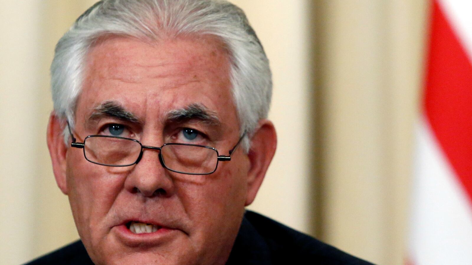 cheats/2017/04/19/exxon-mobil-applies-for-sanctions-waiver-for-russian-oil/170419-exxon-russia-waiver-cheat_pwynpu